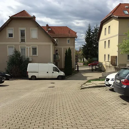 Enterior Apartman Apartment *